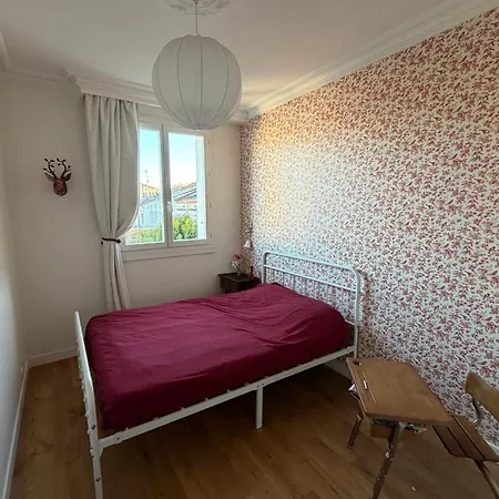 Large 105m With Terrace & Parking Apartment